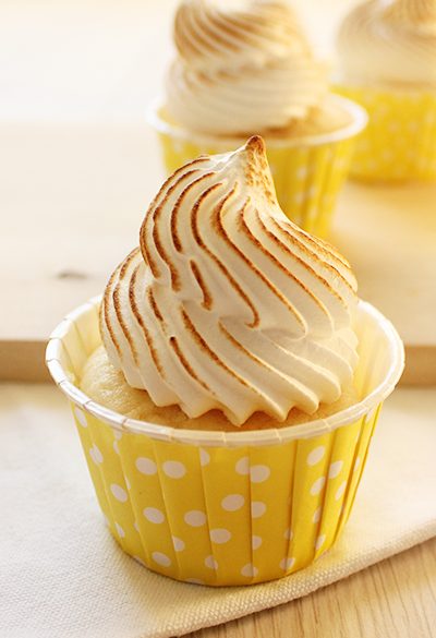Sitroncupcakes med marengs