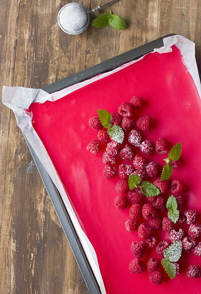 Ostekake med gelélokk i langpanne